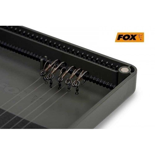 Твърд класьор за поводи Fox Edges Medium Rig Box Твърд класьор за поводи Fox Edges Medium Rig Box